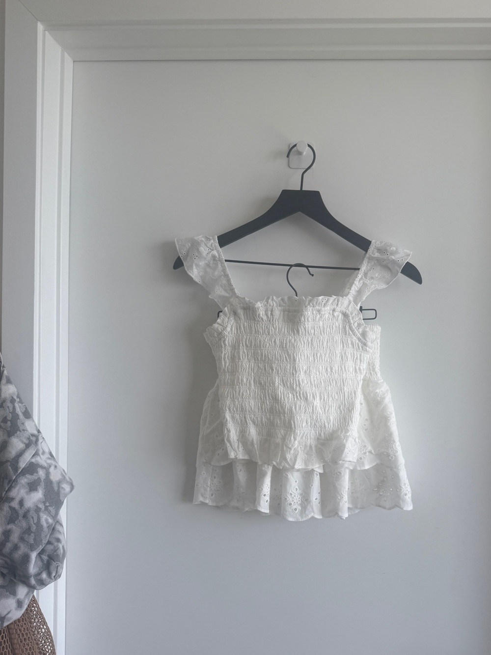 Chic White Lace Mini Skirt Set